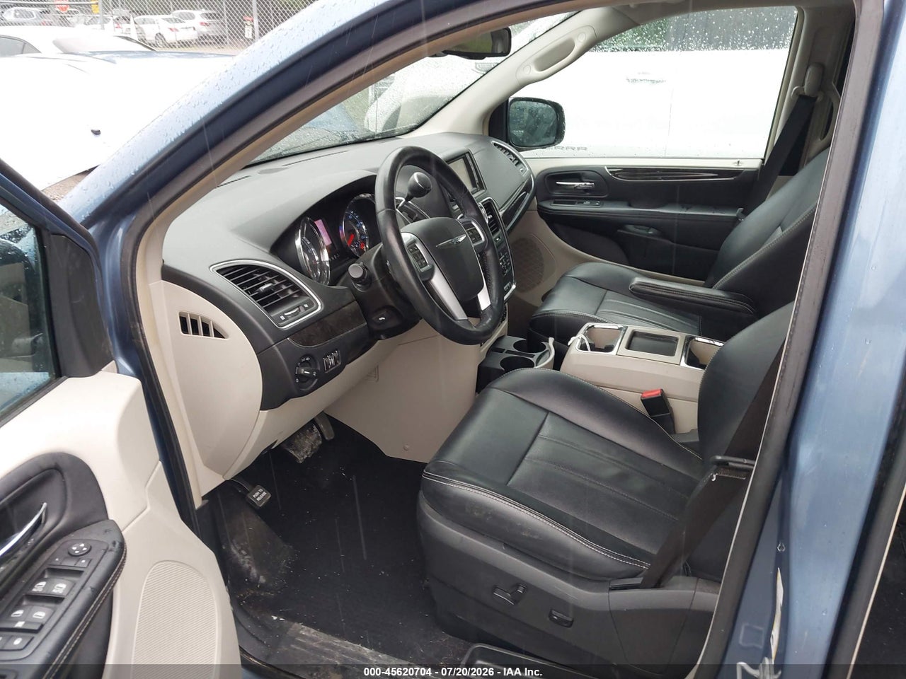 2012 CHRYSLER TOWN &amp; COUNTRY TOURING-L · 5/11