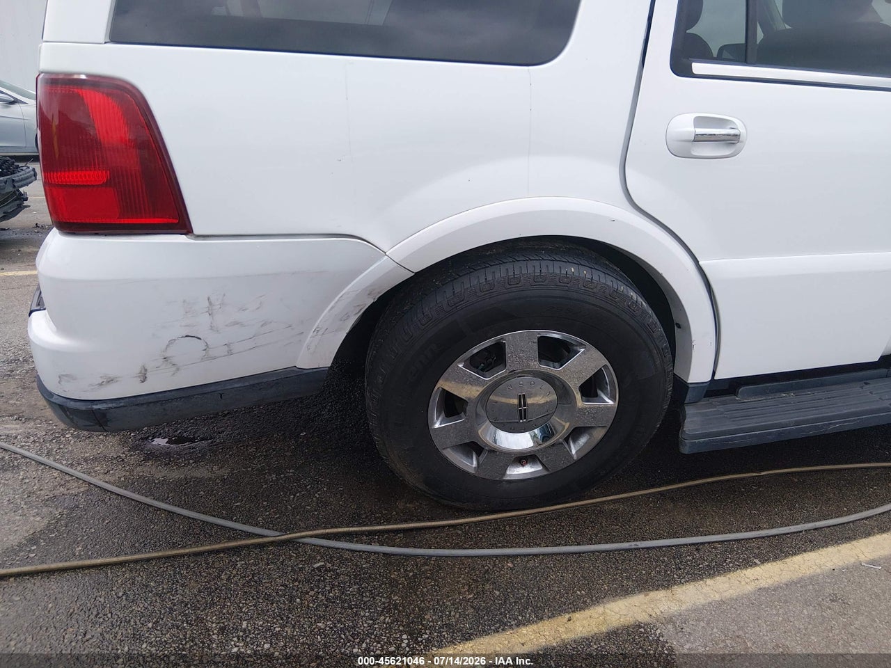 2005 LINCOLN NAVIGATOR · 6/11