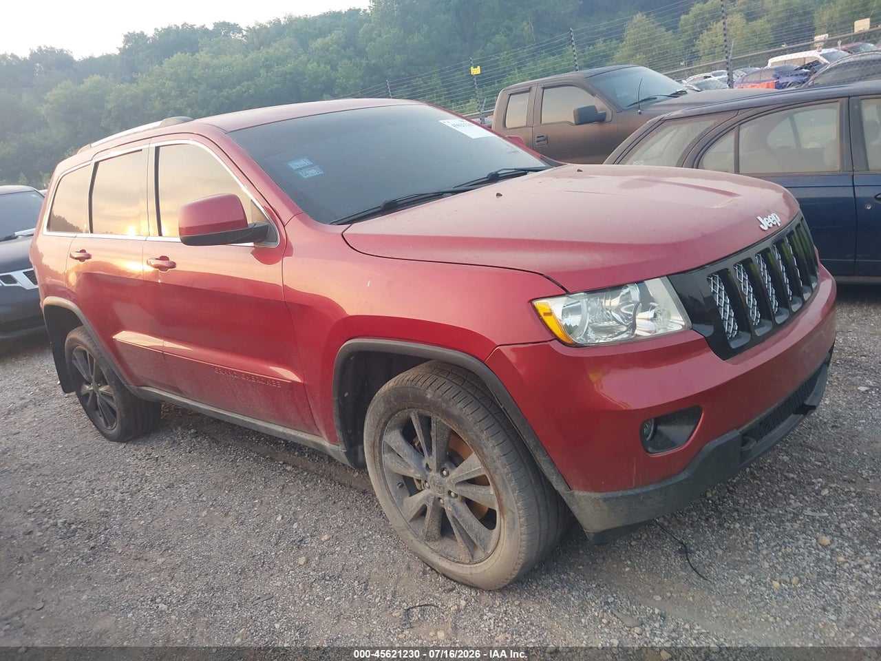 1J4RR4GT4BC****** · 2011 JEEP GRAND CHEROKEE LAREDO