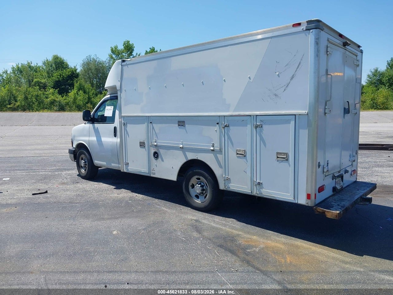 2018 CHEVROLET EXPRESS CUTAWAY WORK VAN · 3/4