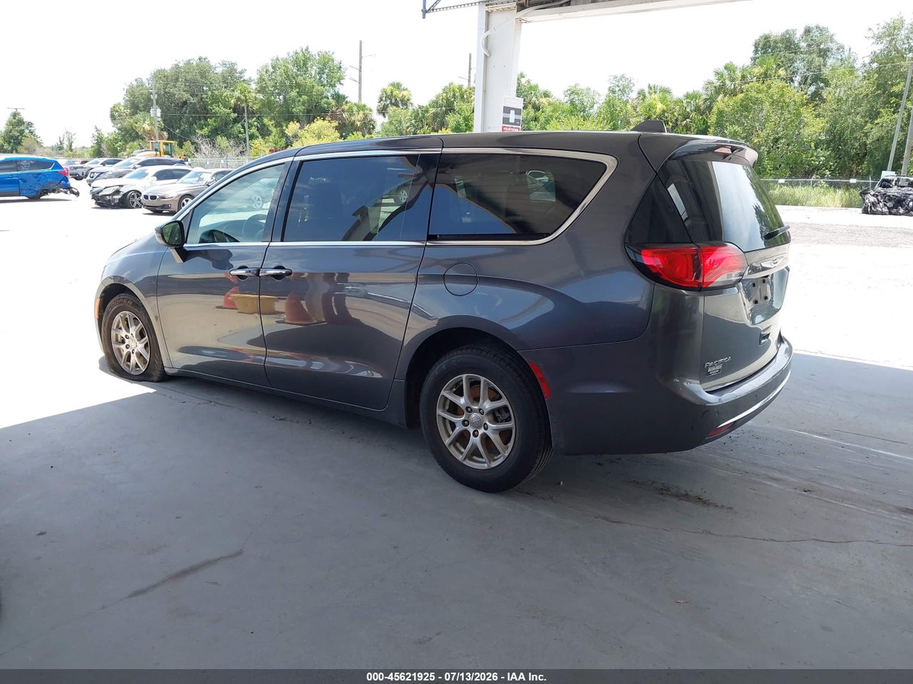 2017 CHRYSLER PACIFICA TOURING PLUS · 3/11