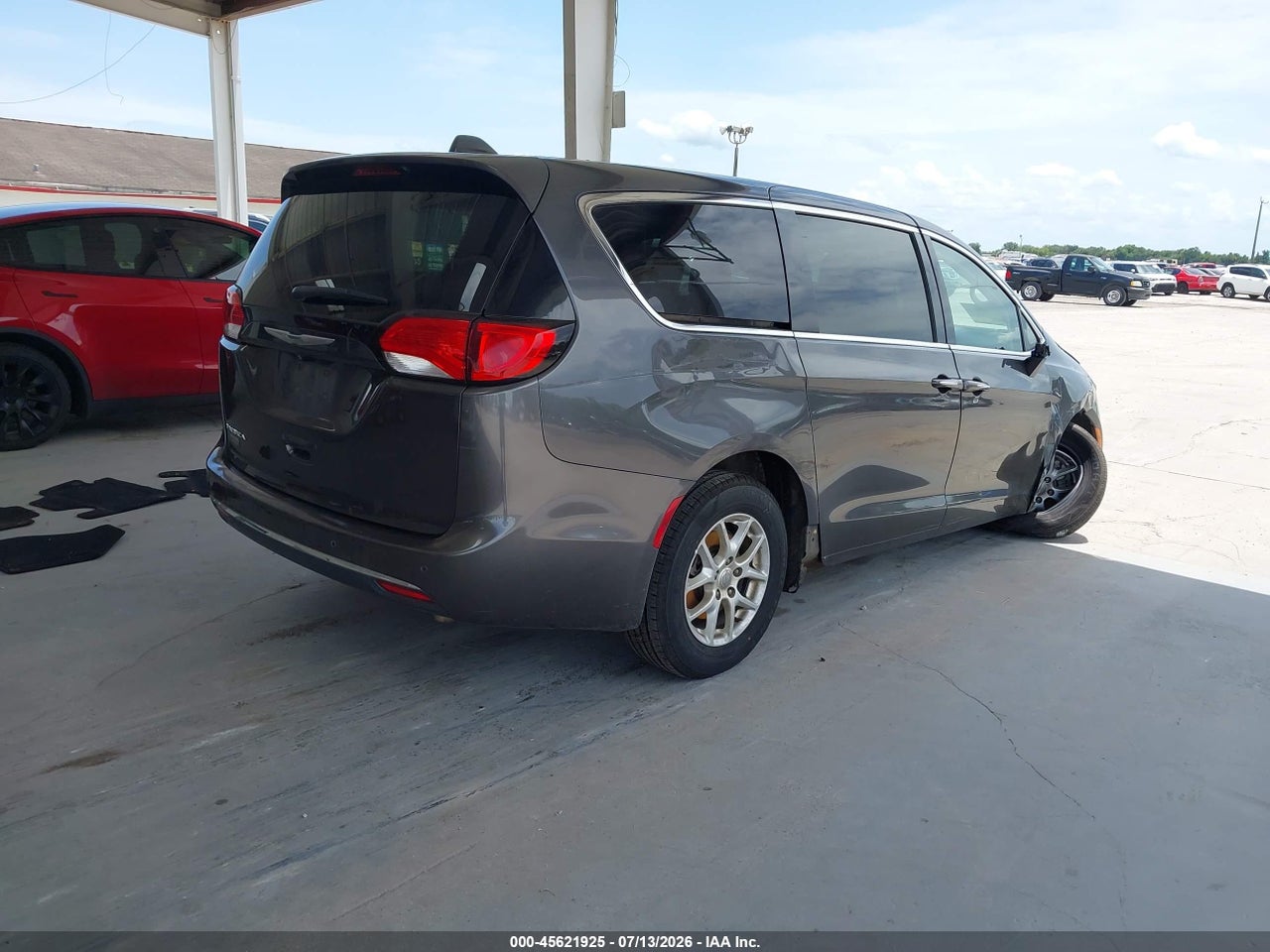 2017 CHRYSLER PACIFICA TOURING PLUS · 4/11