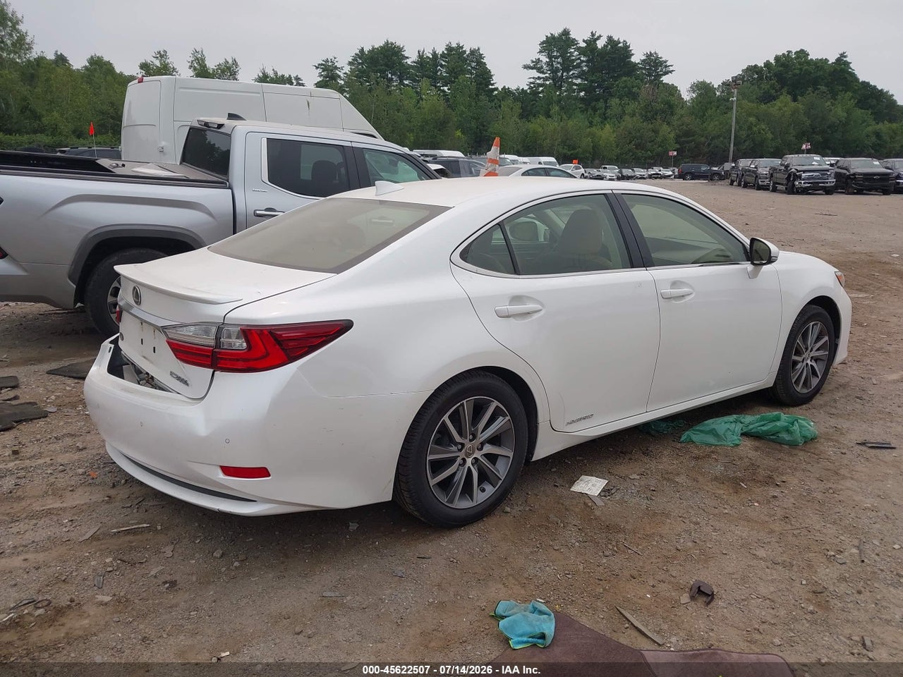 2017 LEXUS ES 300H · 4/11