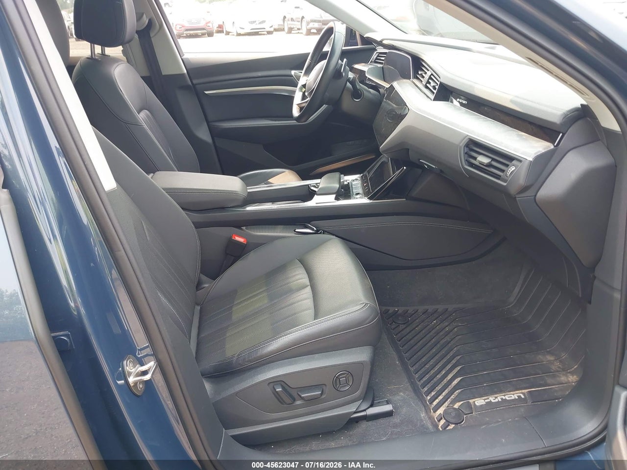 2024 AUDI Q8 E-TRON PREMIUM PLUS QUATTRO · 5/11