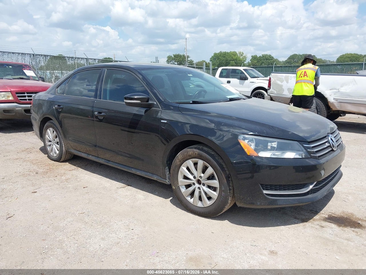1VWAT7A32FC****** · 2015 VOLKSWAGEN PASSAT 1.8T WOLFSBURG EDITION