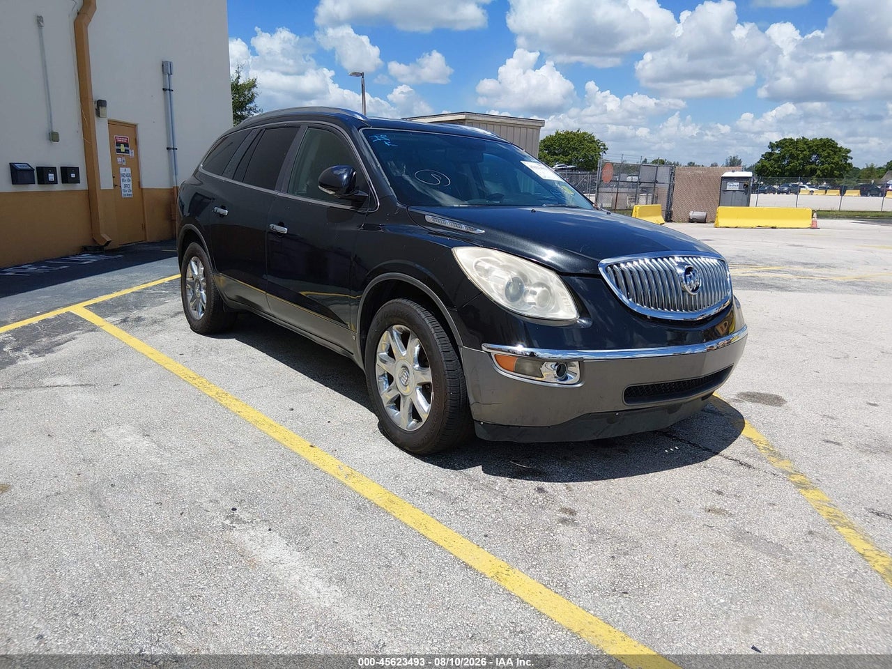 5GALRBED5AJ****** · 2010 BUICK ENCLAVE 1XL