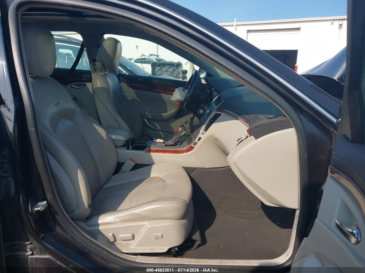 2011 CADILLAC CTS LUXURY · 5/11