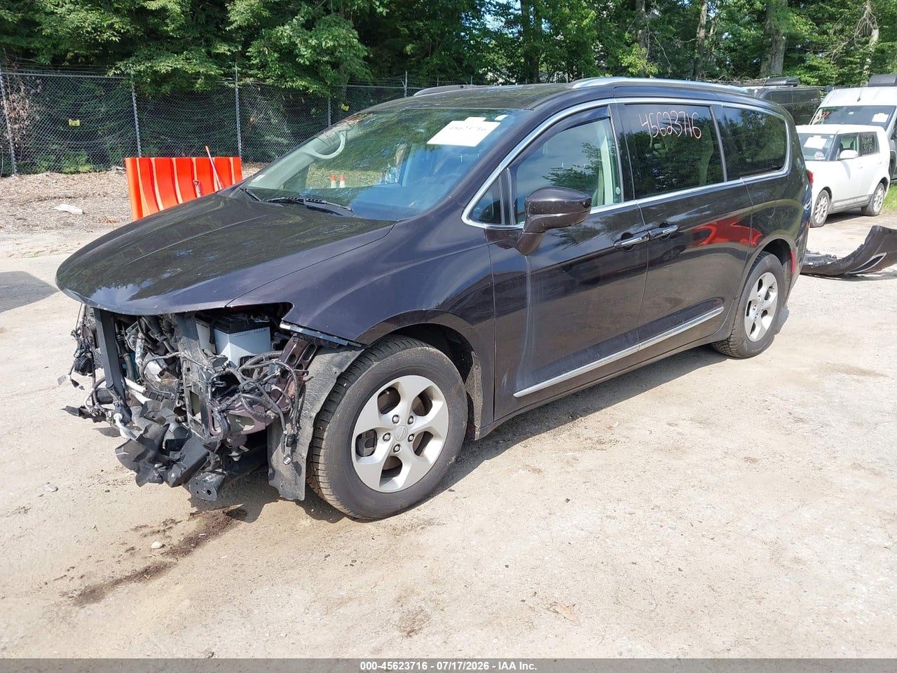 2017 CHRYSLER PACIFICA TOURING-L PLUS · 2/11