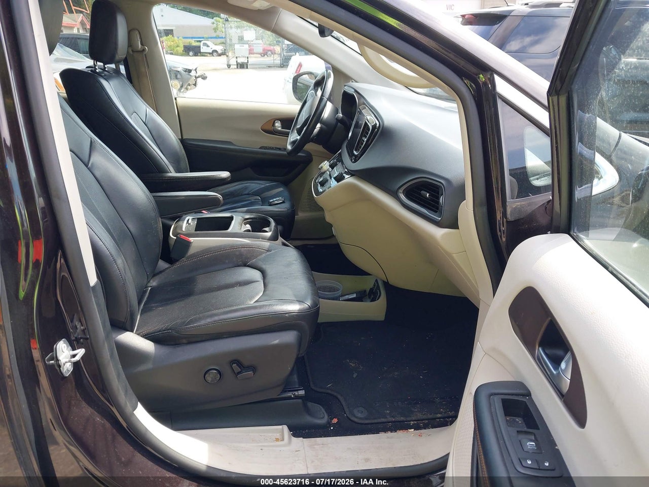2017 CHRYSLER PACIFICA TOURING-L PLUS · 5/11