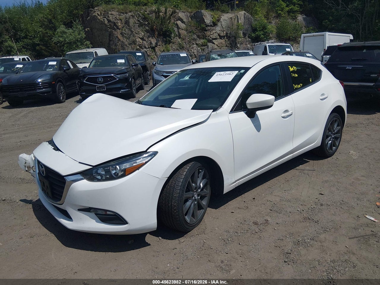 2018 MAZDA MAZDA3 TOURING · 2/10