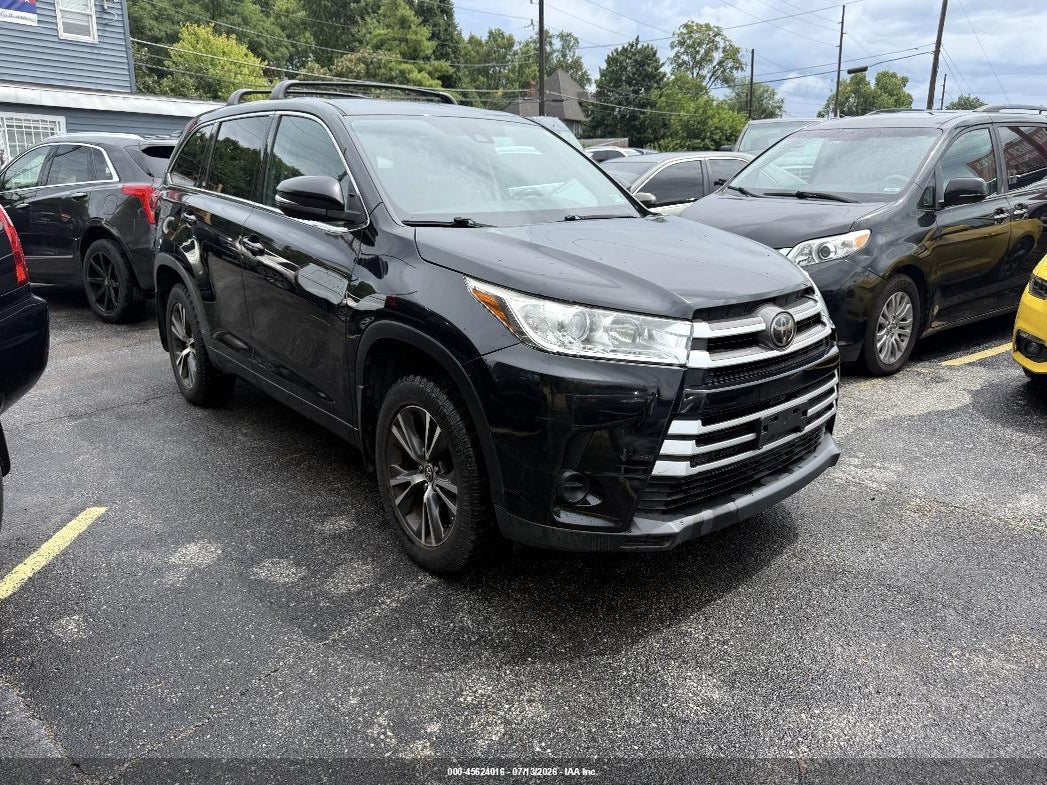 5TDBZRFH1JS****** · 2018 TOYOTA HIGHLANDER LE