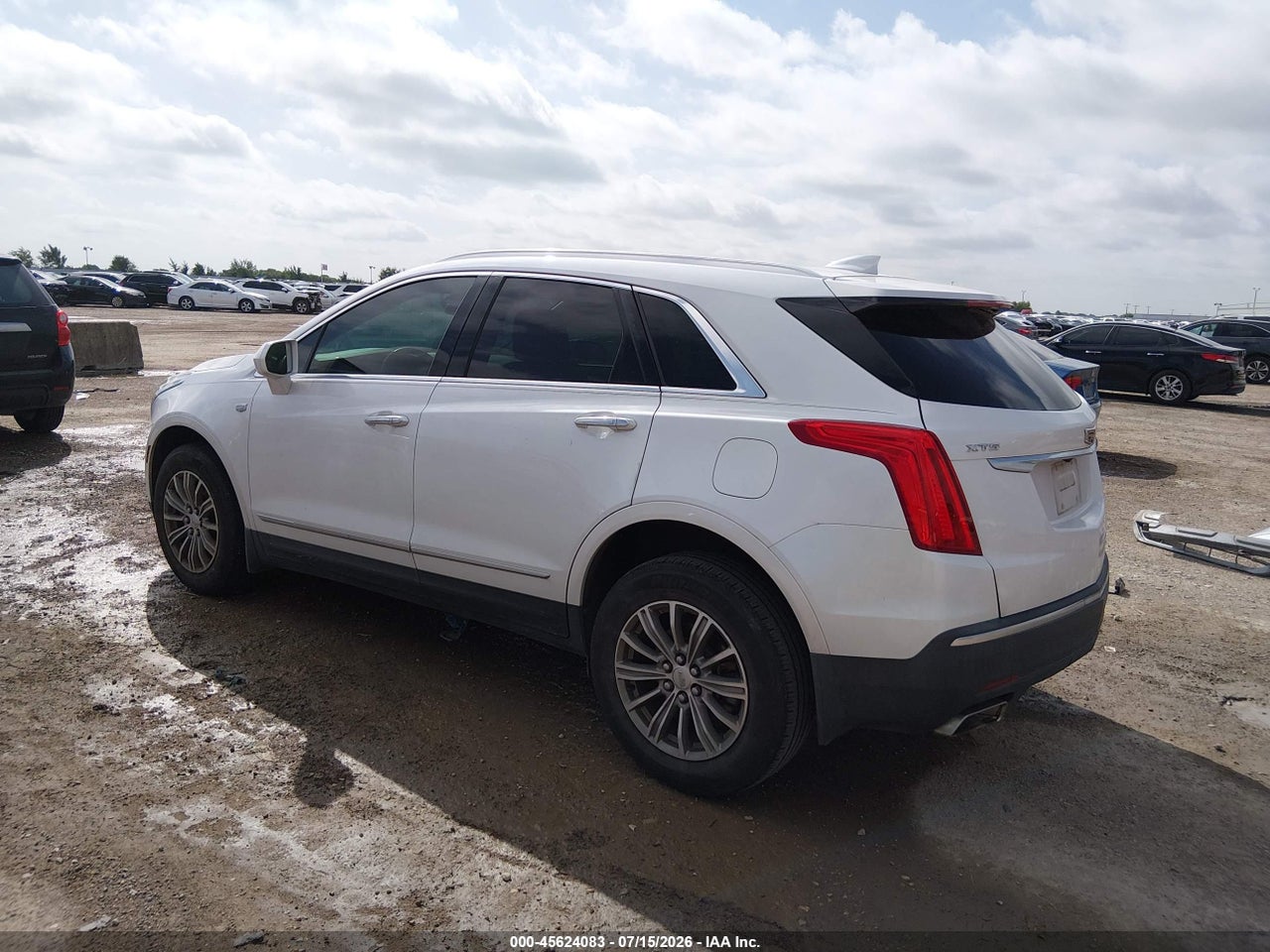 2017 CADILLAC XT5 LUXURY · 3/11