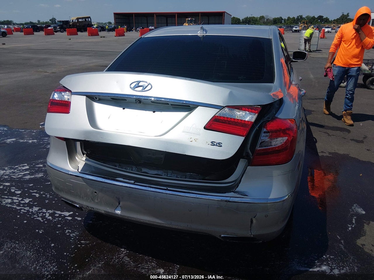 2013 HYUNDAI GENESIS 3.8 · 6/11