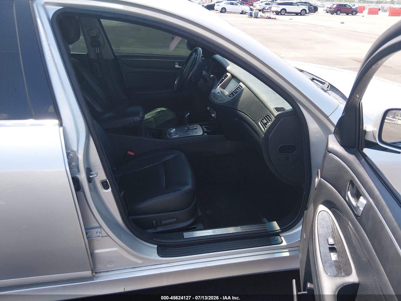 2013 HYUNDAI GENESIS 3.8 · 5/11