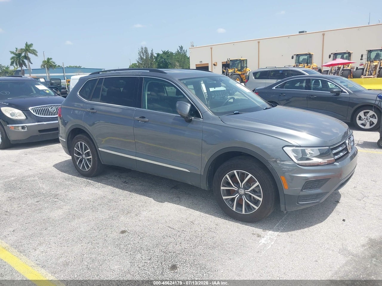 3VV3B7AX9LM****** · 2020 VOLKSWAGEN TIGUAN 2.0T SE/2.0T SE R-LINE BLACK/2.0T SEL