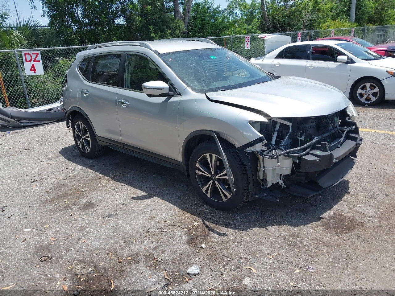 JN8AT2MT6KW****** · 2019 NISSAN ROGUE SV