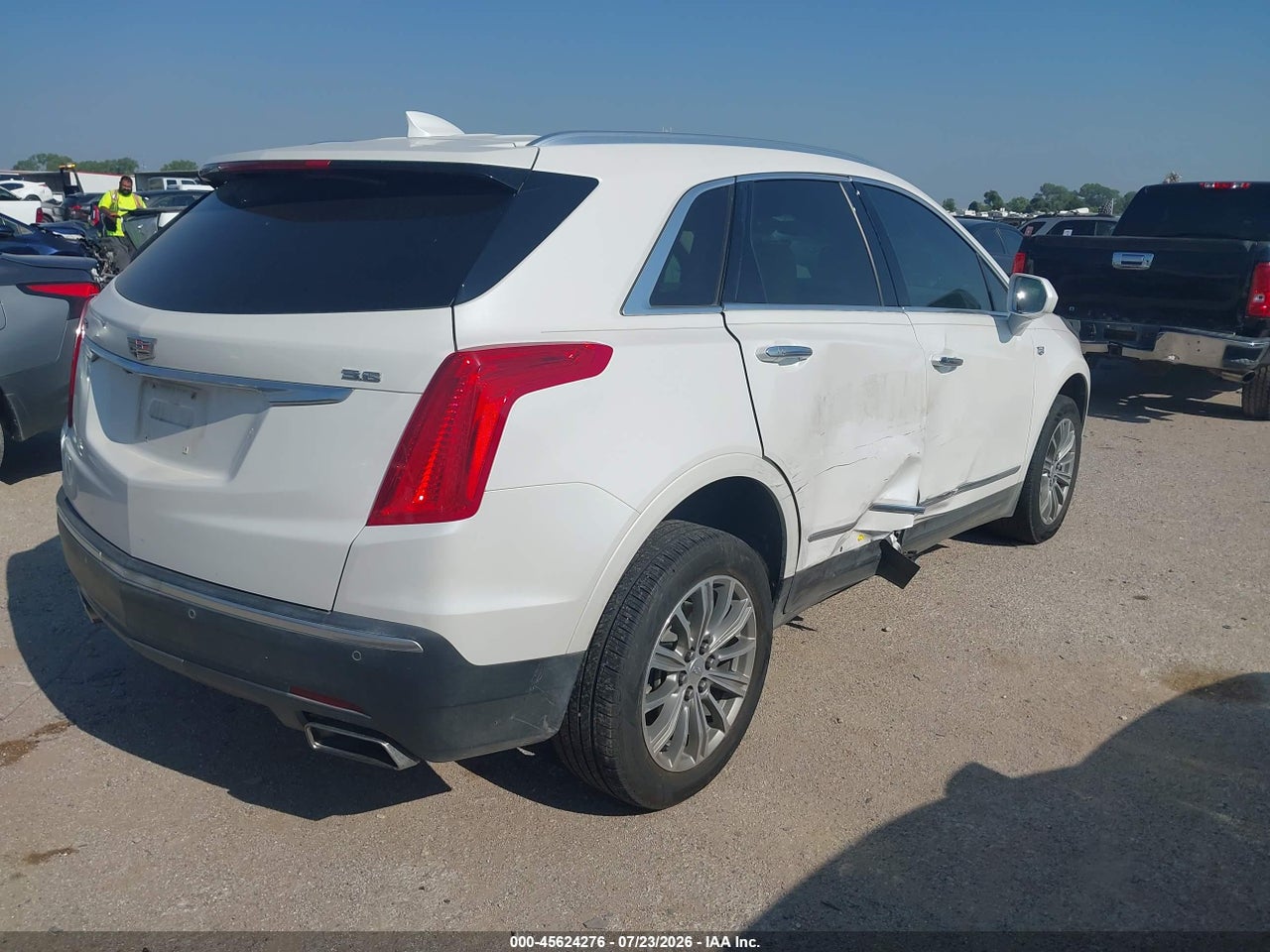 2017 CADILLAC XT5 LUXURY · 4/11