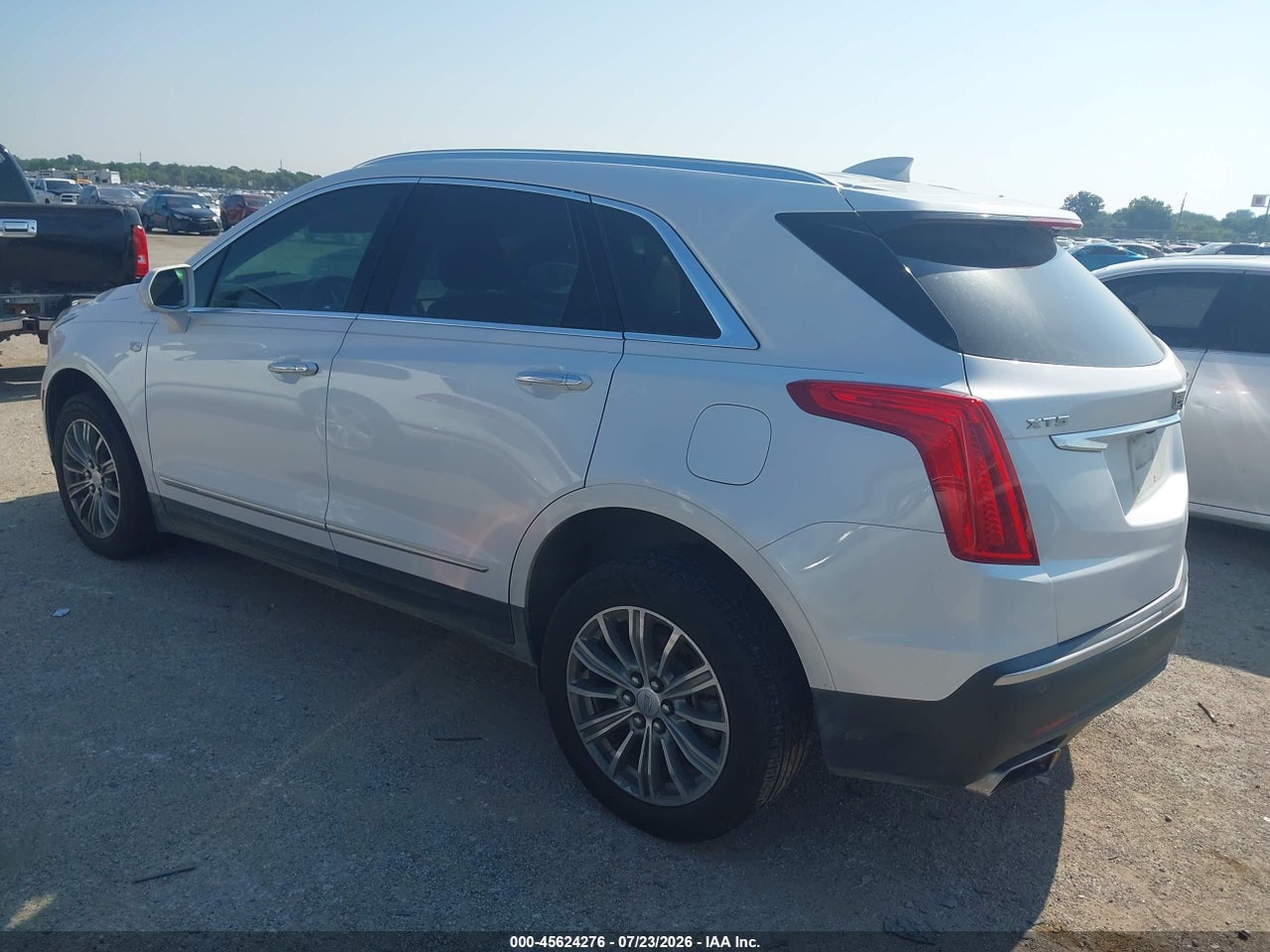 2017 CADILLAC XT5 LUXURY · 3/11