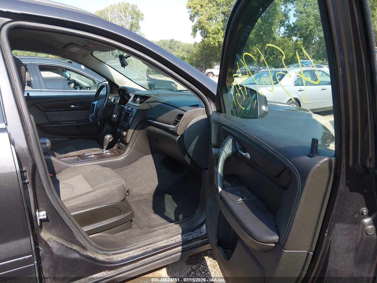 2015 CHEVROLET TRAVERSE LT · 5/11