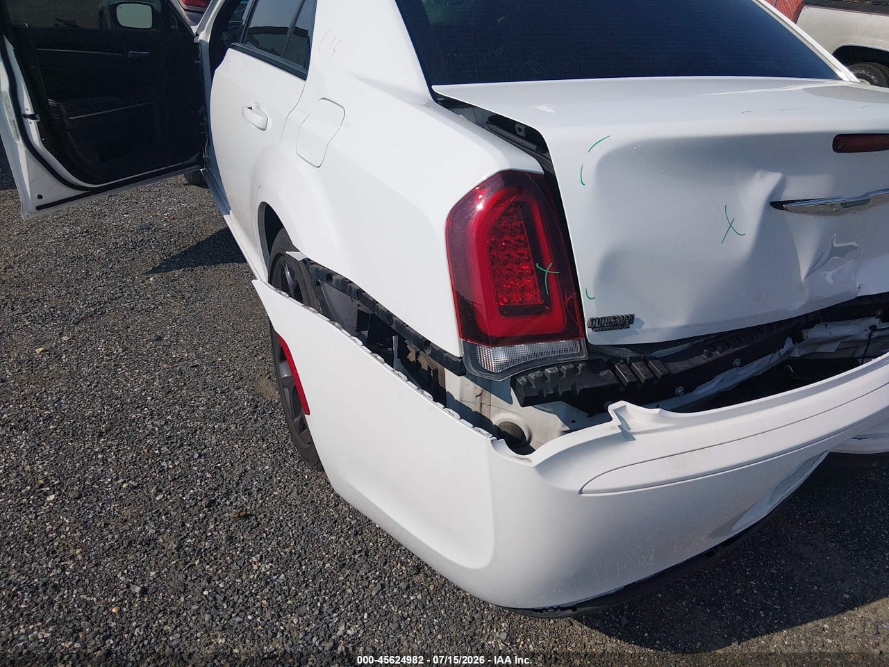 2019 CHRYSLER 300 300S · 6/11