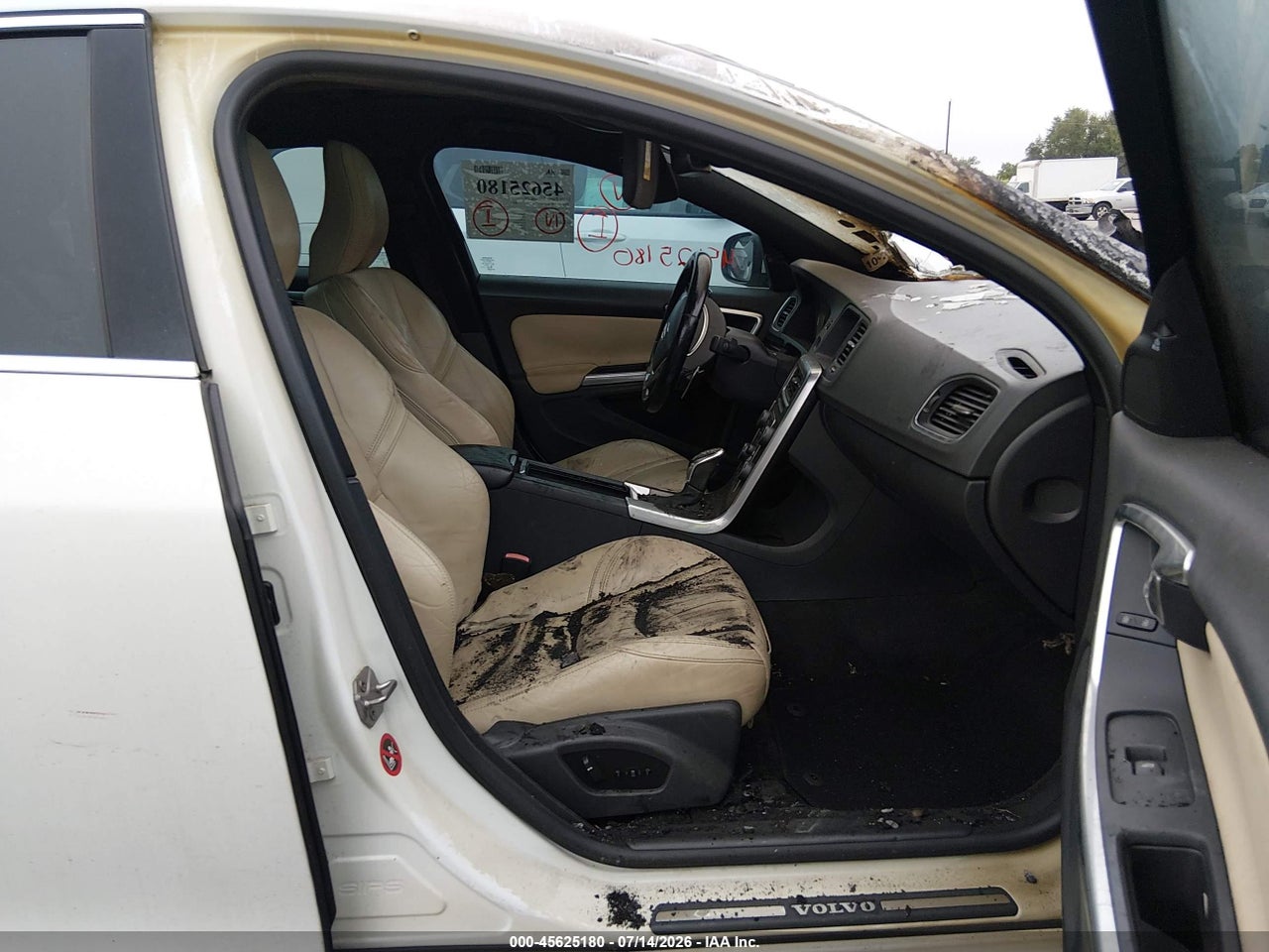 2015 VOLVO S60 T5 PREMIER · 5/10
