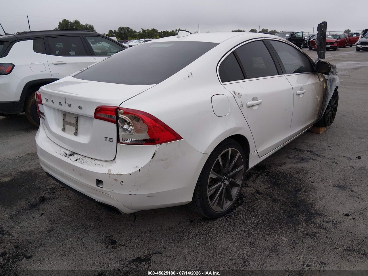 2015 VOLVO S60 T5 PREMIER · 4/10