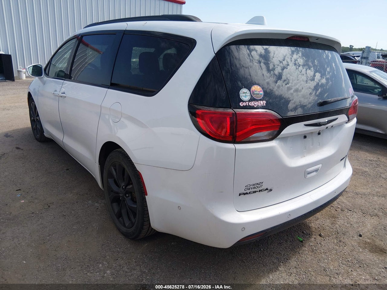 2019 CHRYSLER PACIFICA LIMITED · 3/11
