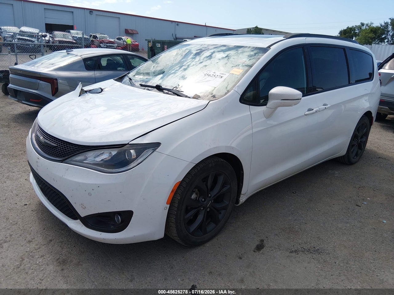 2019 CHRYSLER PACIFICA LIMITED · 2/11