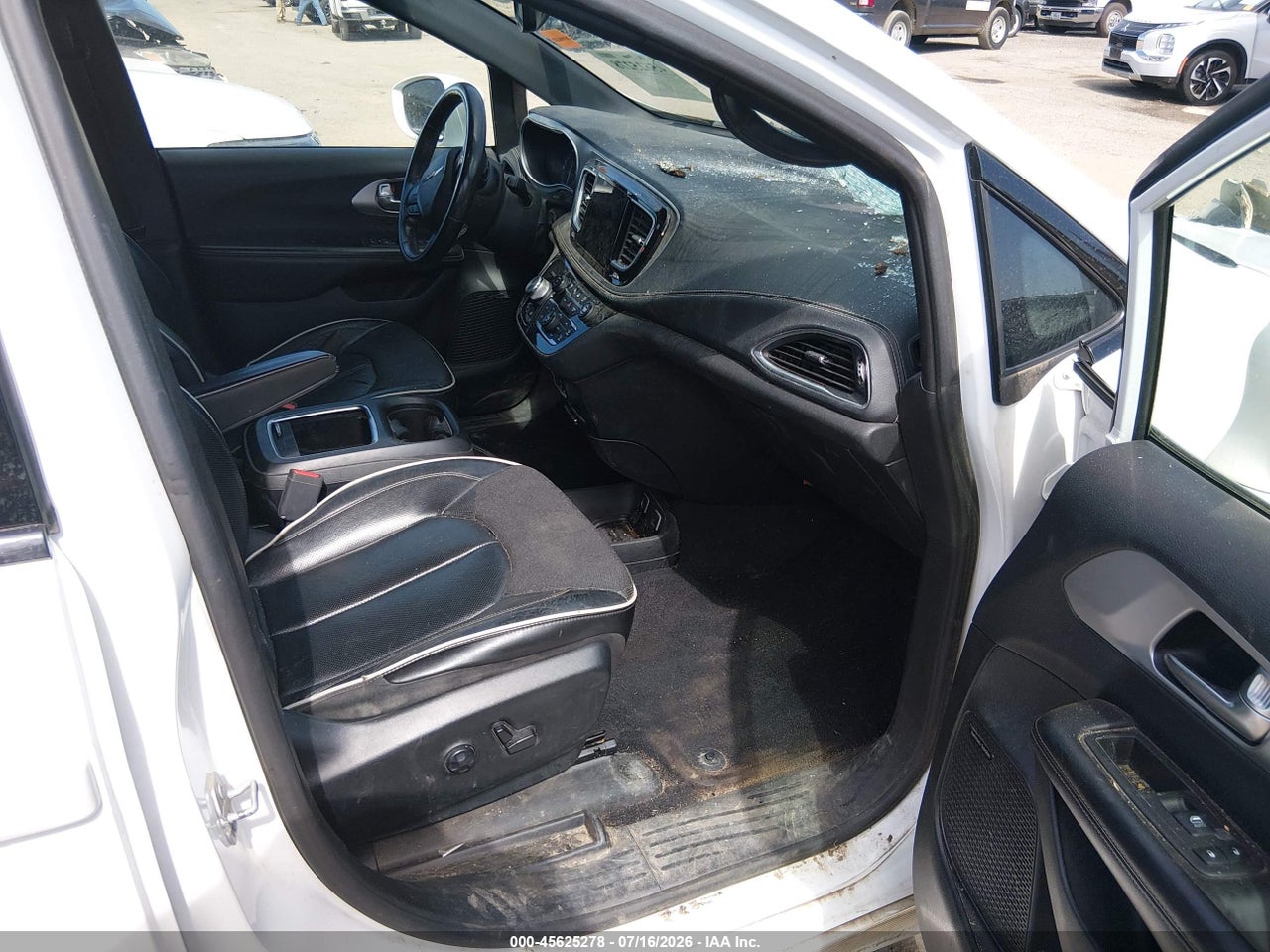 2019 CHRYSLER PACIFICA LIMITED · 5/11