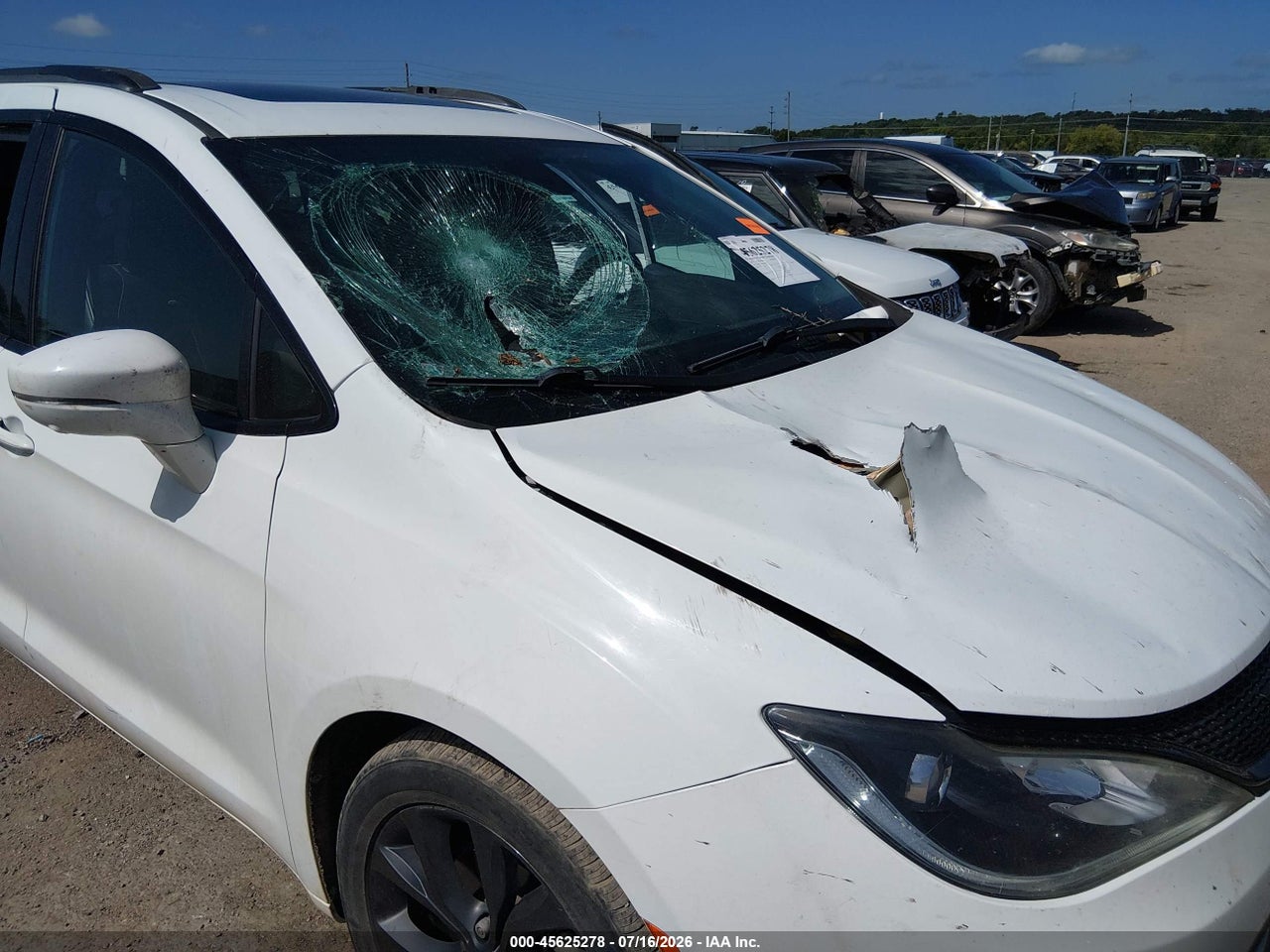 2019 CHRYSLER PACIFICA LIMITED · 6/11