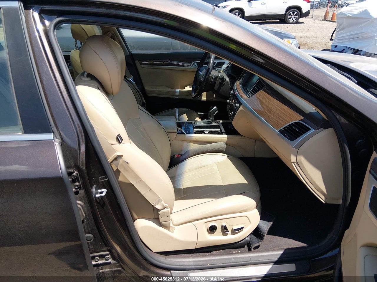 2015 HYUNDAI GENESIS 3.8 · 5/11