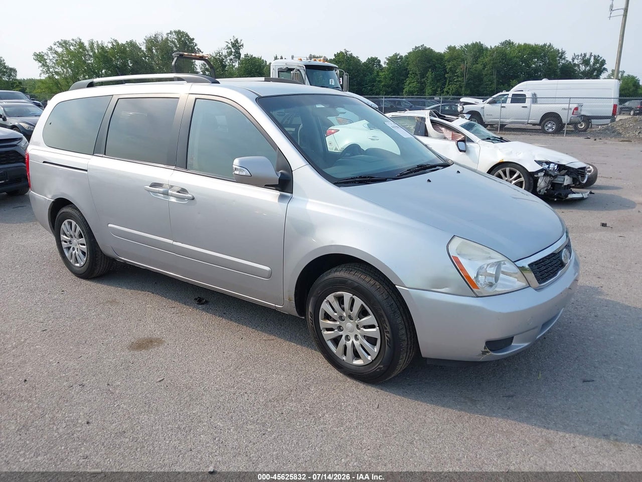 KNDMG4C72B6****** · 2011 KIA SEDONA LX