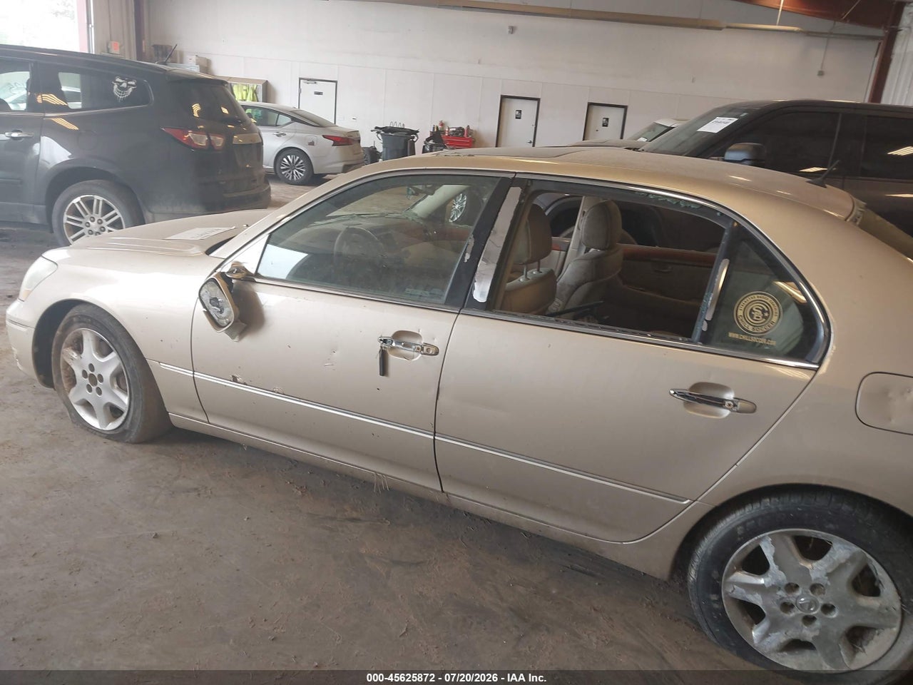 2004 LEXUS LS 430   · 3/10