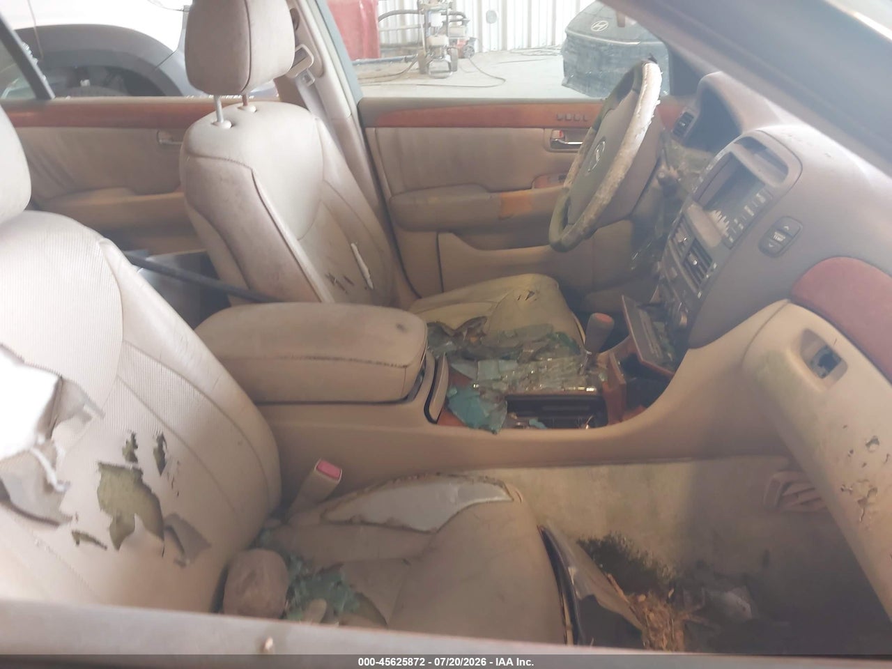 2004 LEXUS LS 430   · 5/10