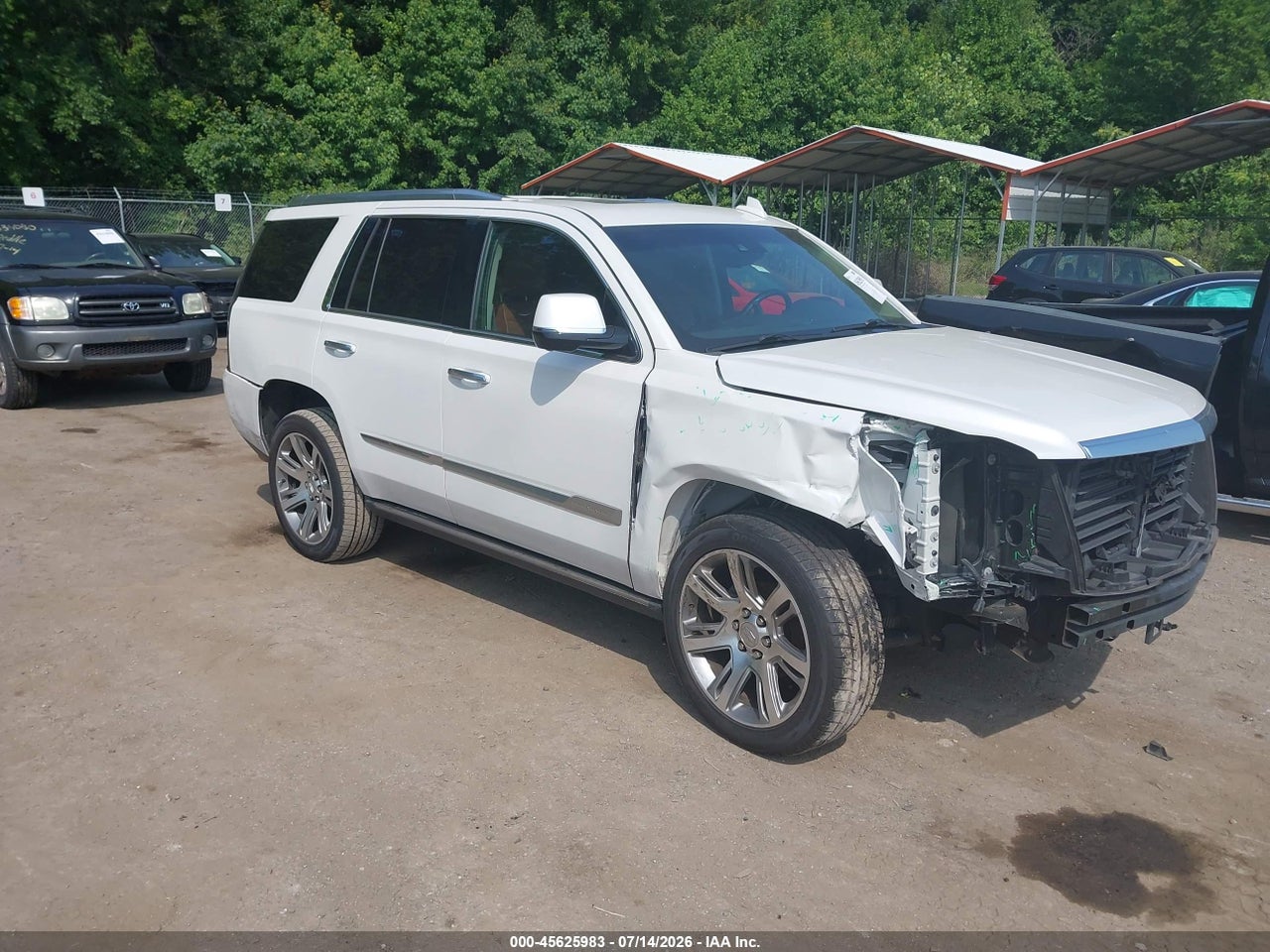 1GYS4CKJ4HR****** · 2017 CADILLAC ESCALADE PREMIUM LUXURY