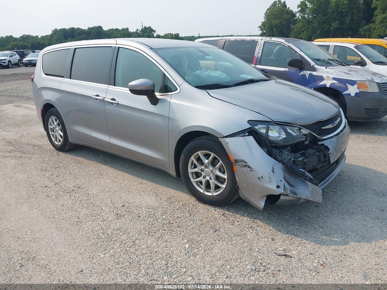 2C4RC1CG7LR****** · 2020 CHRYSLER VOYAGER LX