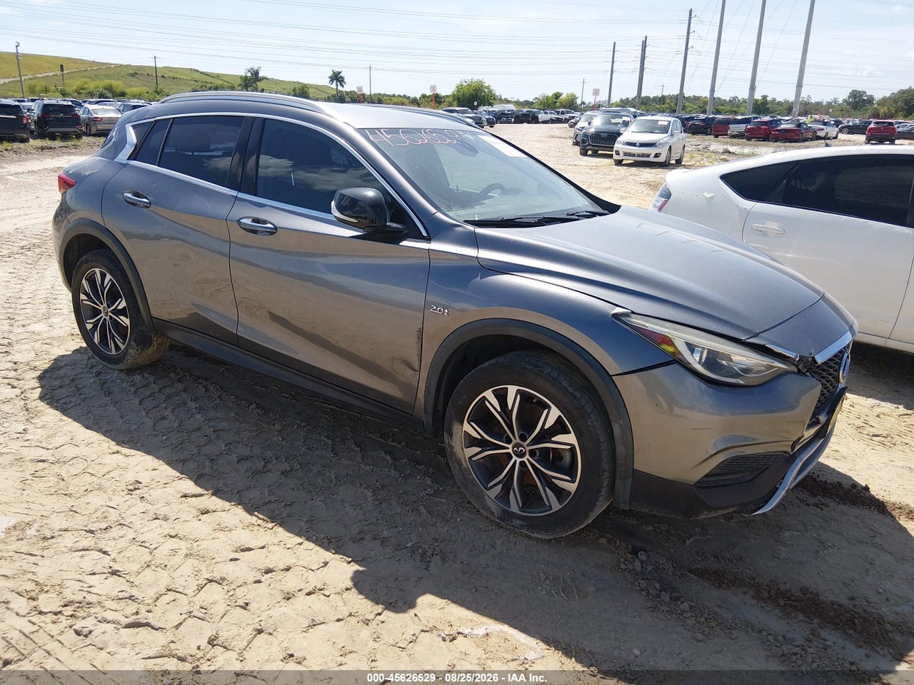 SJKCH5CR6JA****** · 2018 INFINITI QX30 LUXURY