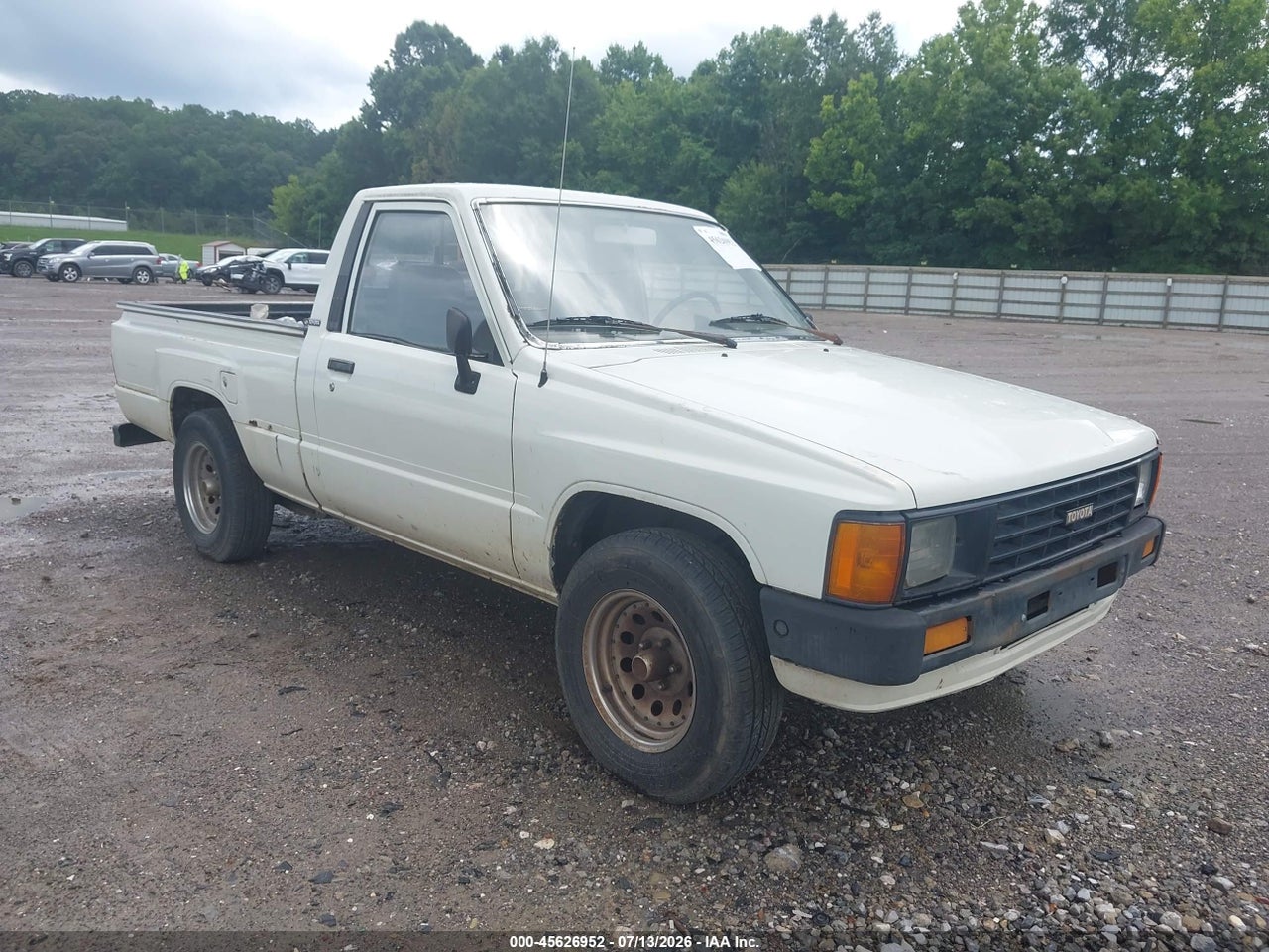 JT4RN50R3F0****** · 1985 TOYOTA PICKUP 1/2 TON RN50