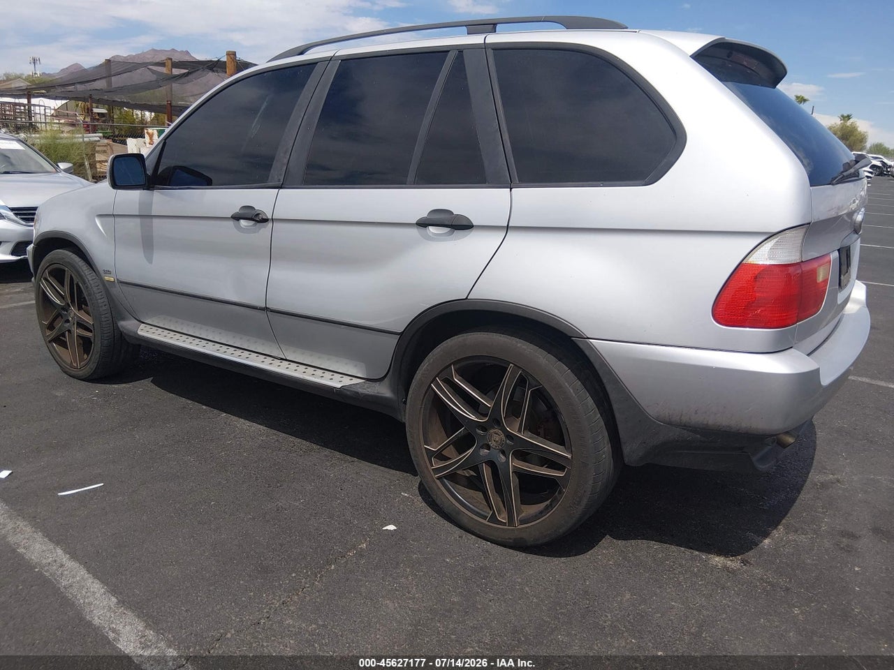 2002 BMW X5 3.0I · 3/11
