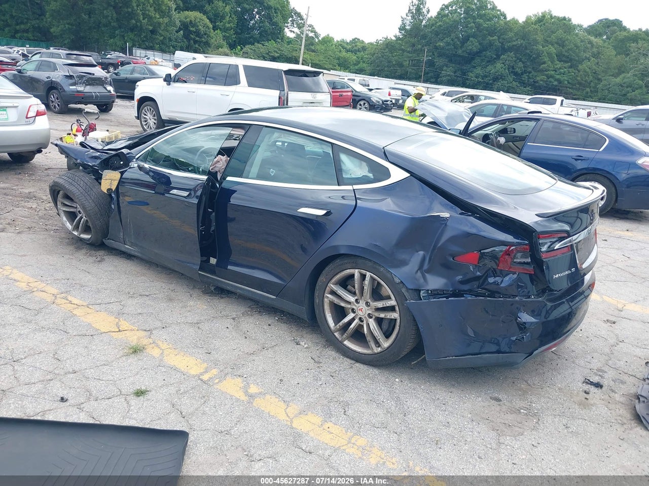 2015 TESLA MODEL S 70D/85D/P85D · 3/9