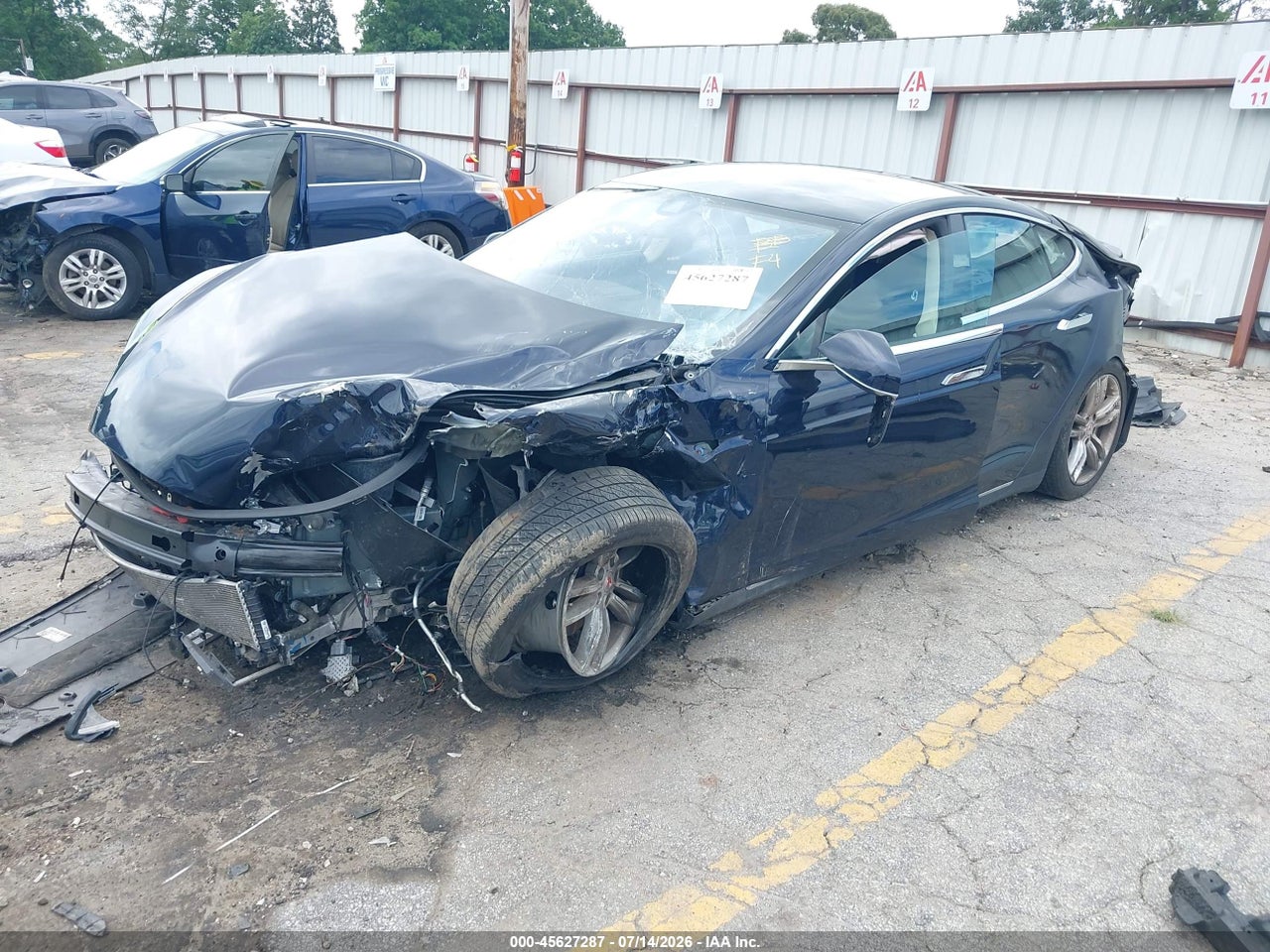 2015 TESLA MODEL S 70D/85D/P85D · 2/9