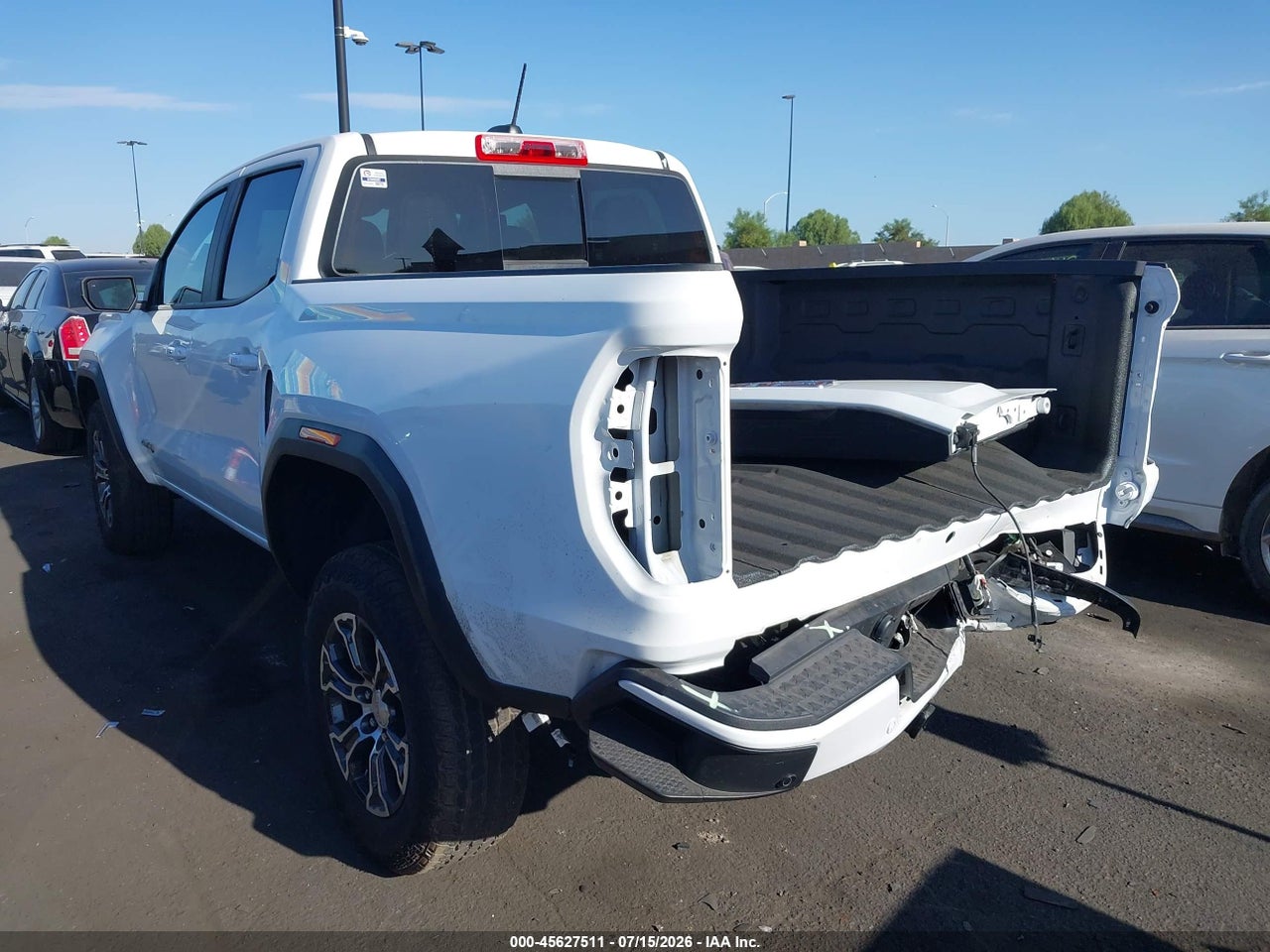 2025 GMC CANYON 4WD AT4 · 3/11