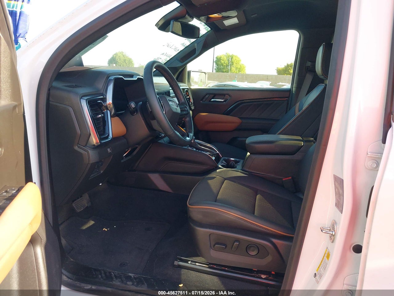 2025 GMC CANYON 4WD AT4 · 5/11