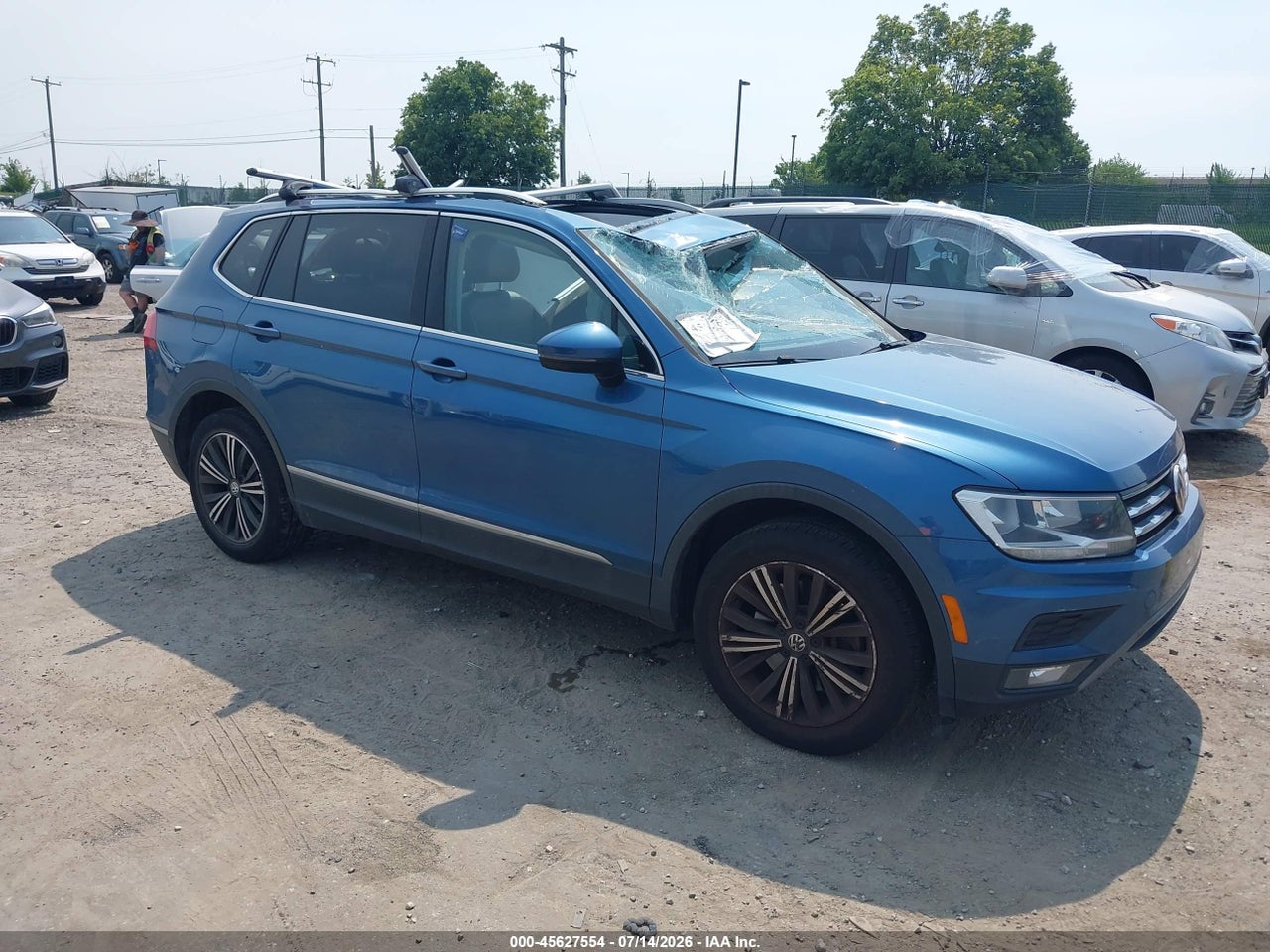 3VV2B7AX3JM****** · 2018 VOLKSWAGEN TIGUAN 2.0T SE/2.0T SEL