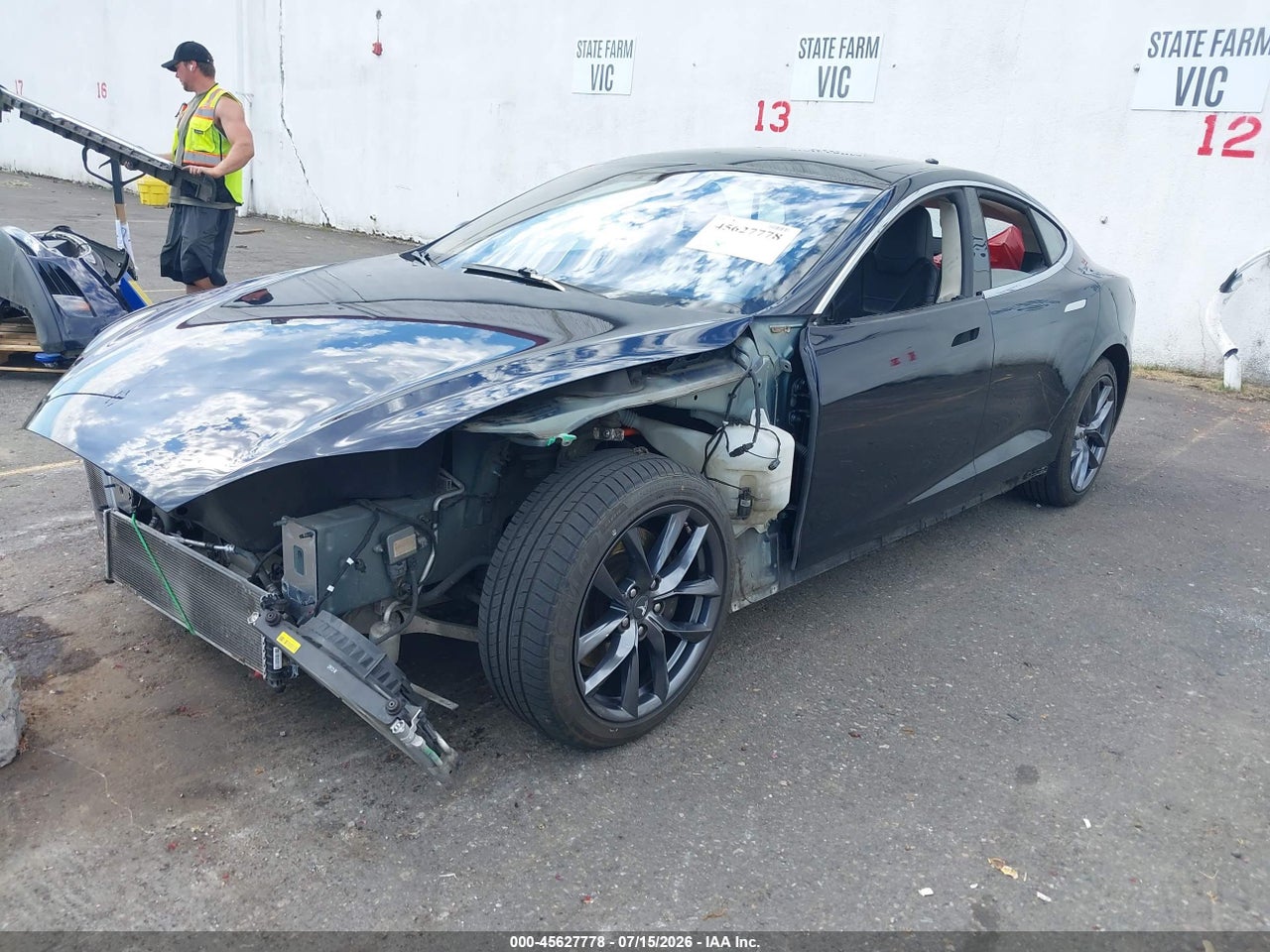 2015 TESLA MODEL S 70D/85D/P85D · 2/11