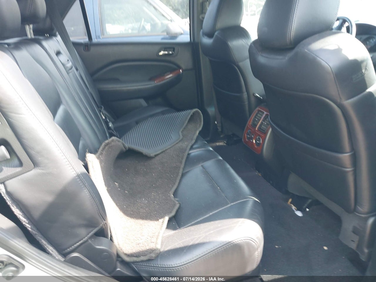 2HNYD186X3H****** · 2003 ACURA MDX   · 8/10