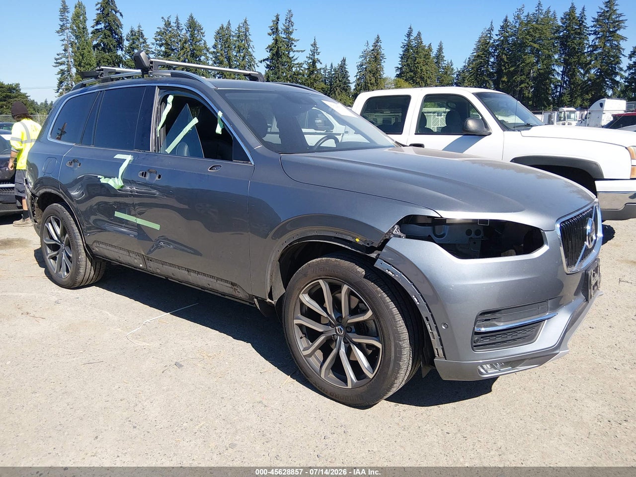 YV4A22PK4H1****** · 2017 VOLVO XC90 T6 MOMENTUM