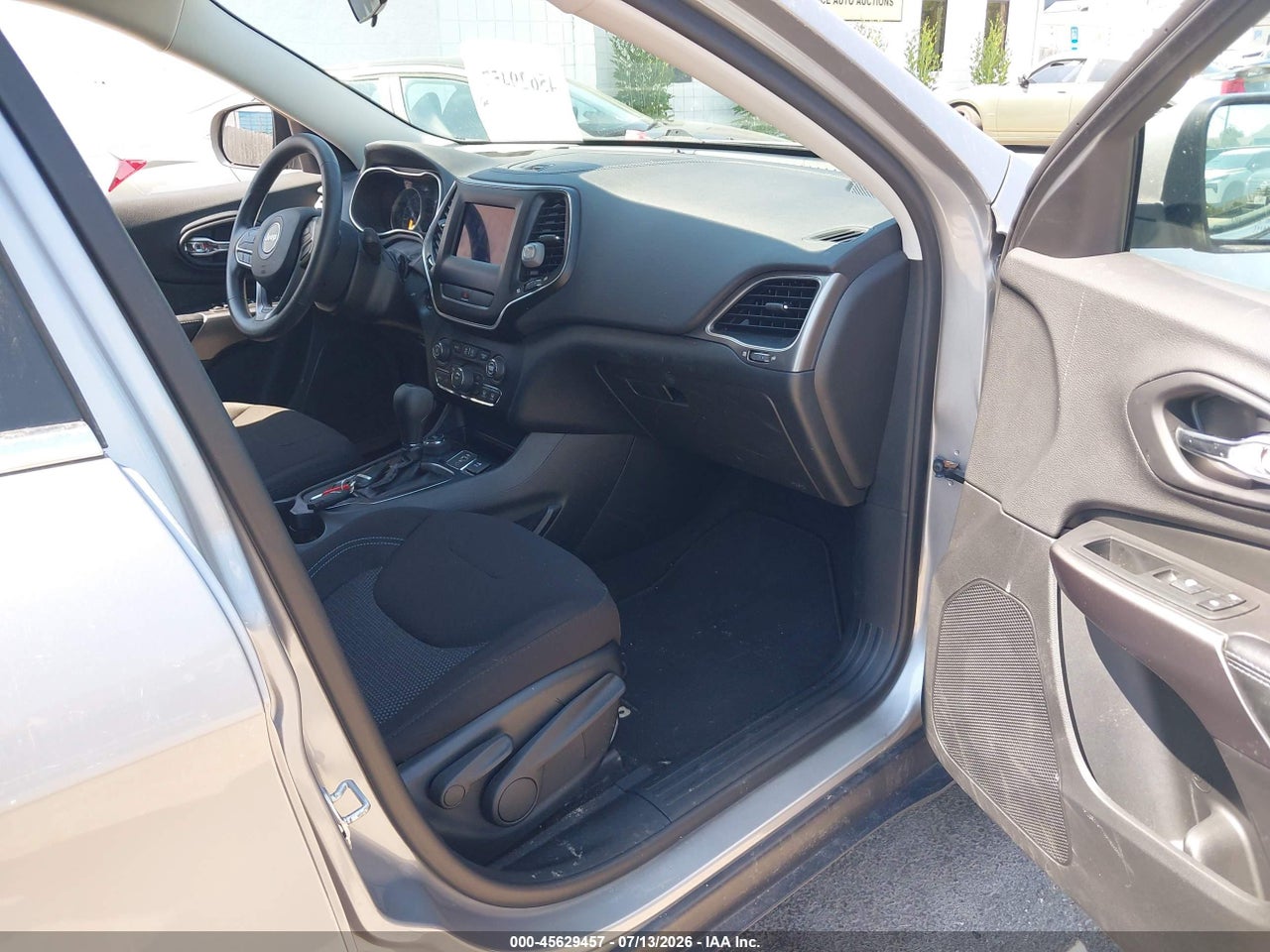 2019 JEEP CHEROKEE LATITUDE 4X4 · 5/11