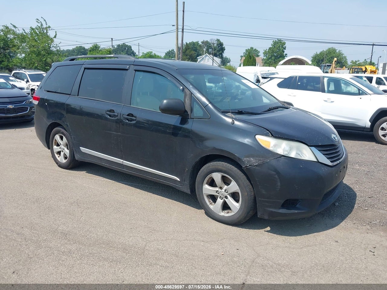 5TDKK3DC9BS****** · 2011 TOYOTA SIENNA LE V6