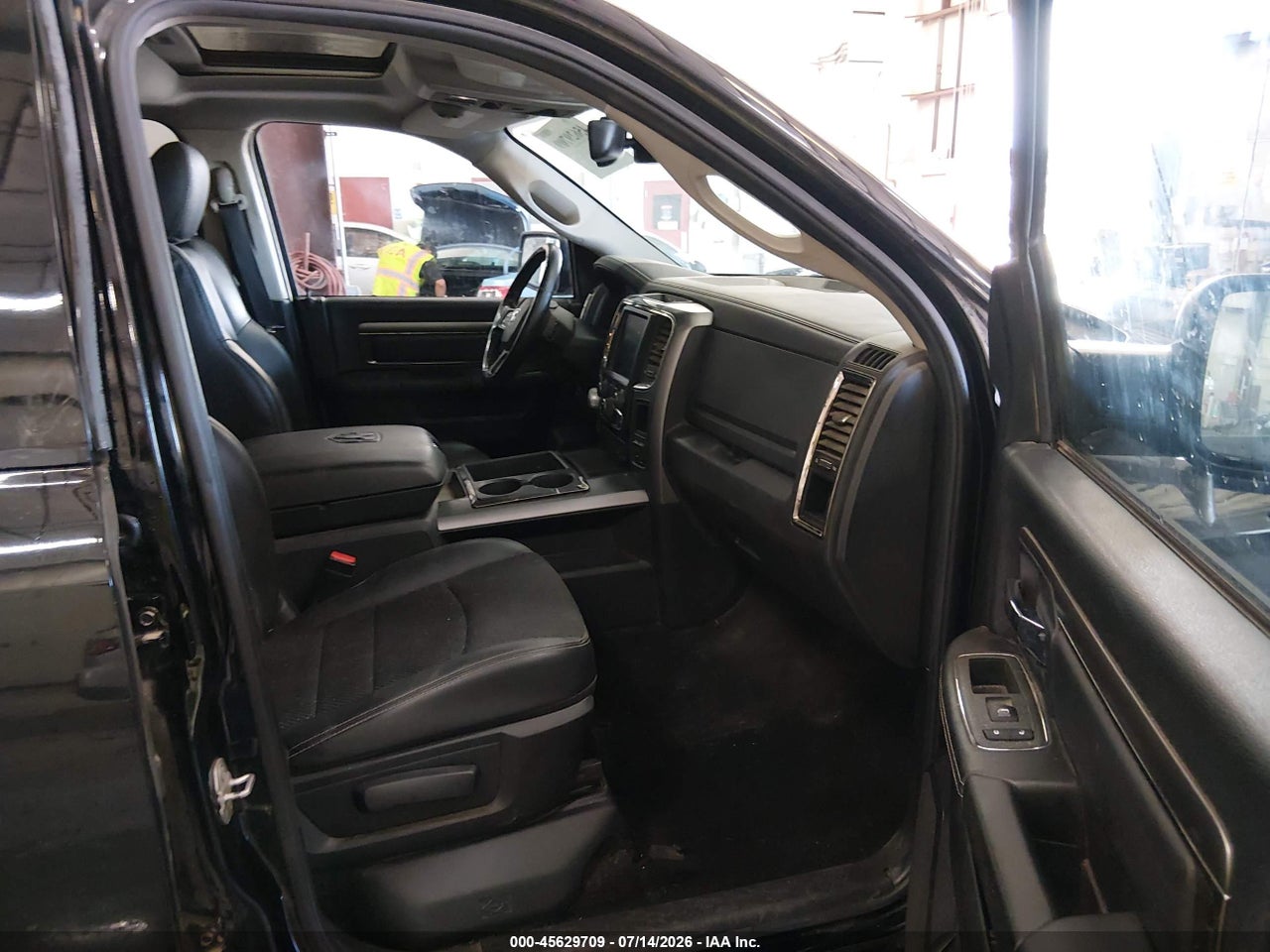 2015 RAM 1500 SPORT · 5/11